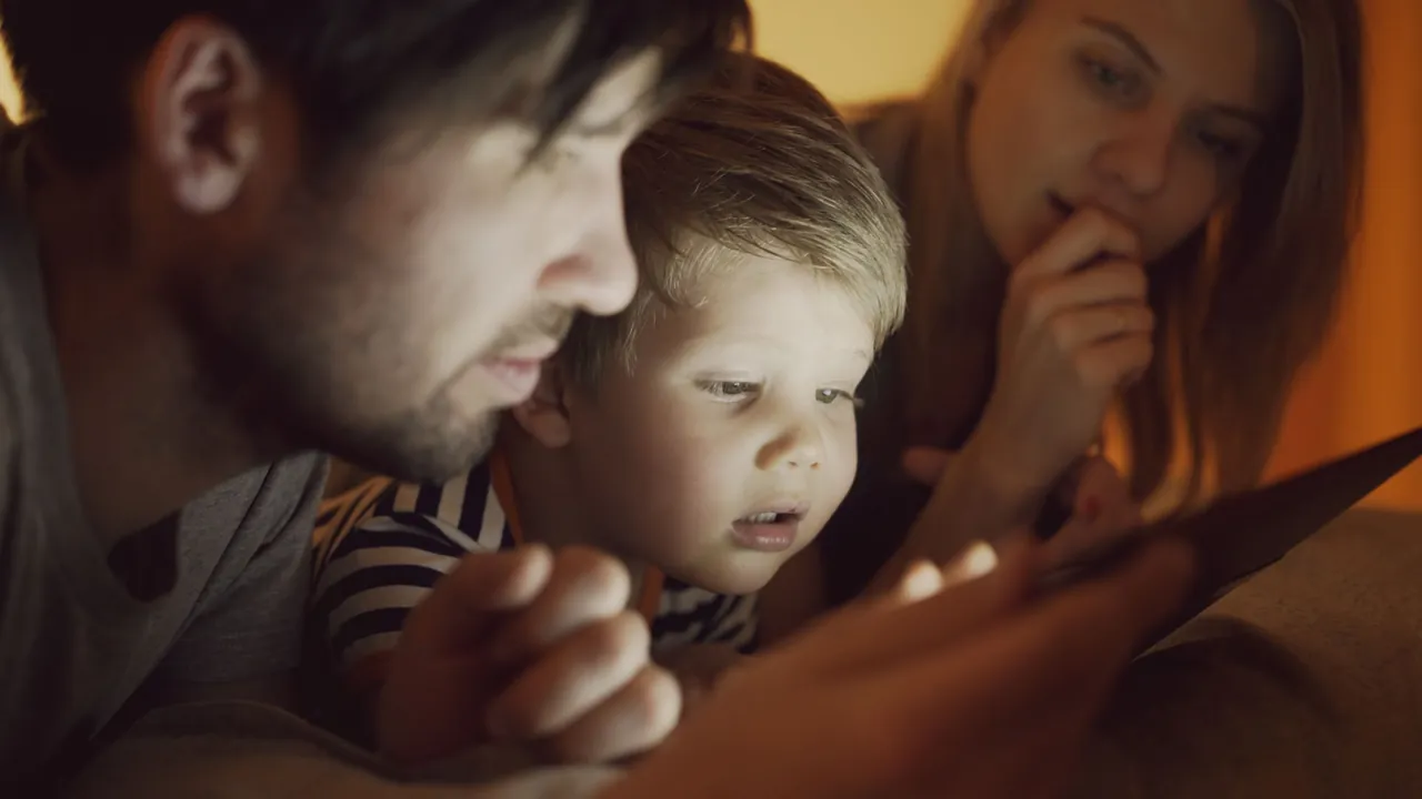 Can UAE Freelancers Sponsor Family? (2026)