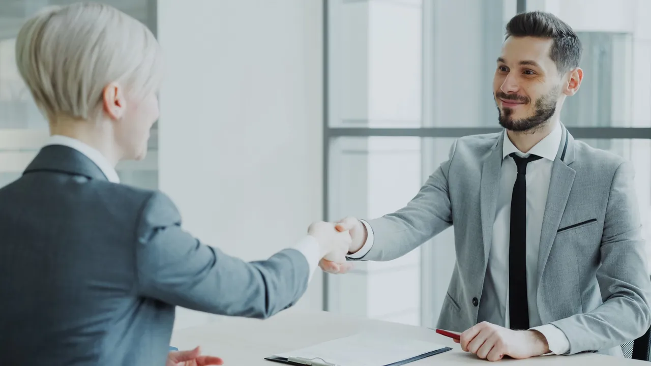 LLC vs Sole Establishment in Dubai – Which to Choose?