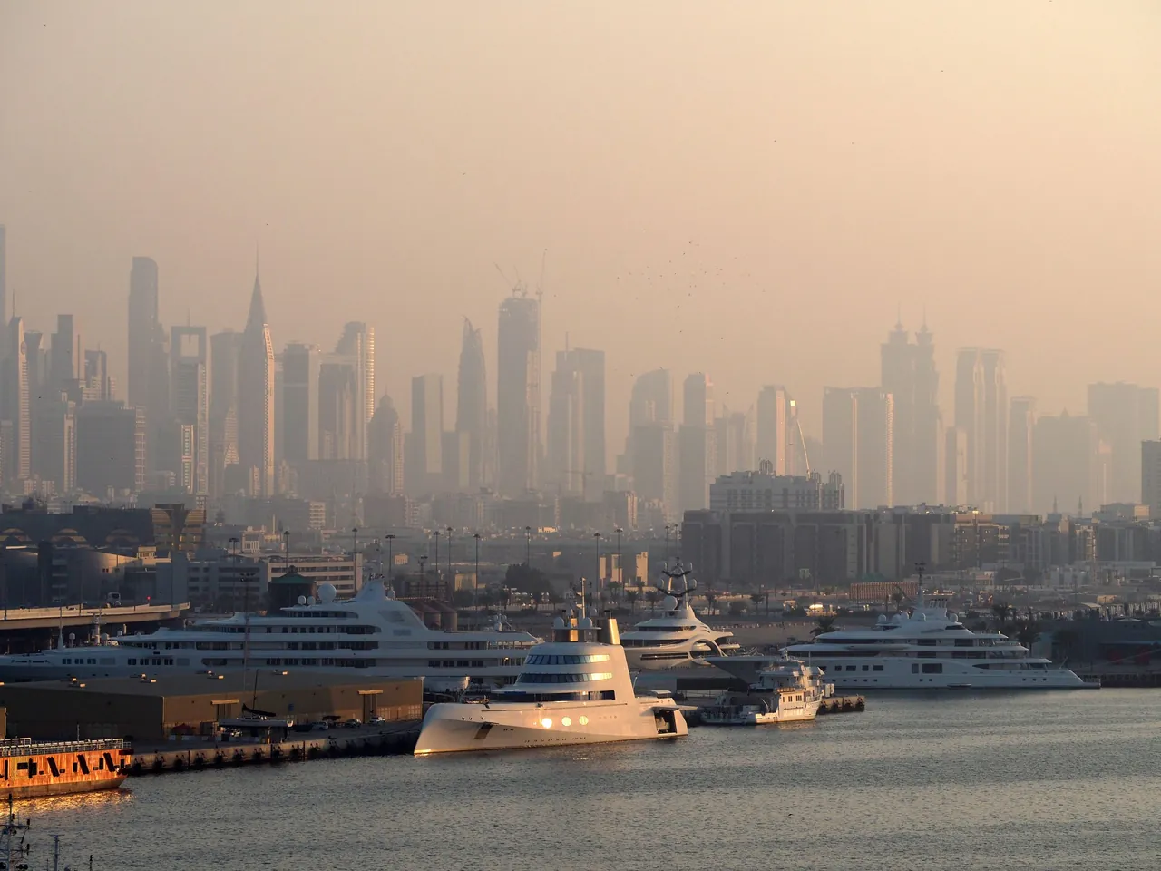 Top 5 Free Zones in UAE for Business Setup (2025)